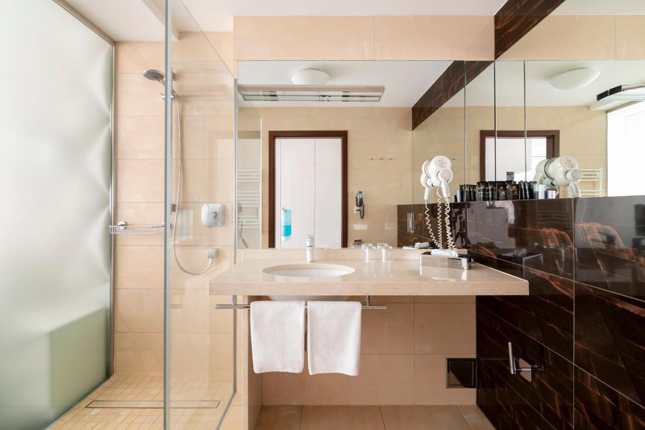Odyssey Clubhotel Wellness & Spa Adults Only Kielce Eksteriør billede