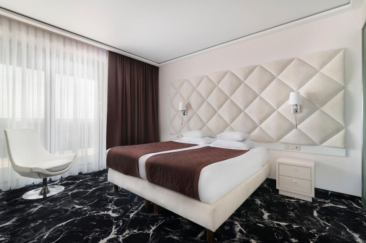 Odyssey Clubhotel Wellness & Spa Adults Only Kielce Eksteriør billede