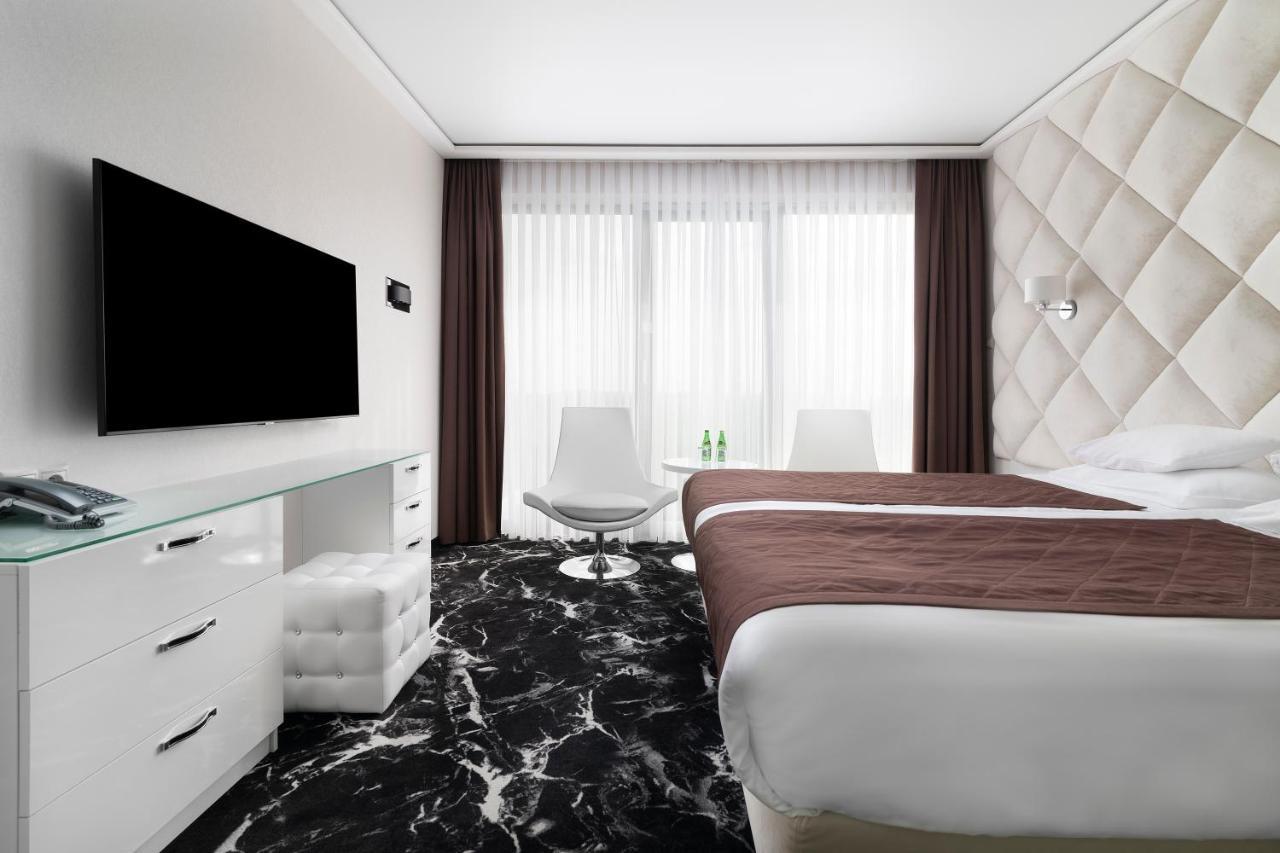 Odyssey Clubhotel Wellness & Spa Adults Only Kielce Eksteriør billede