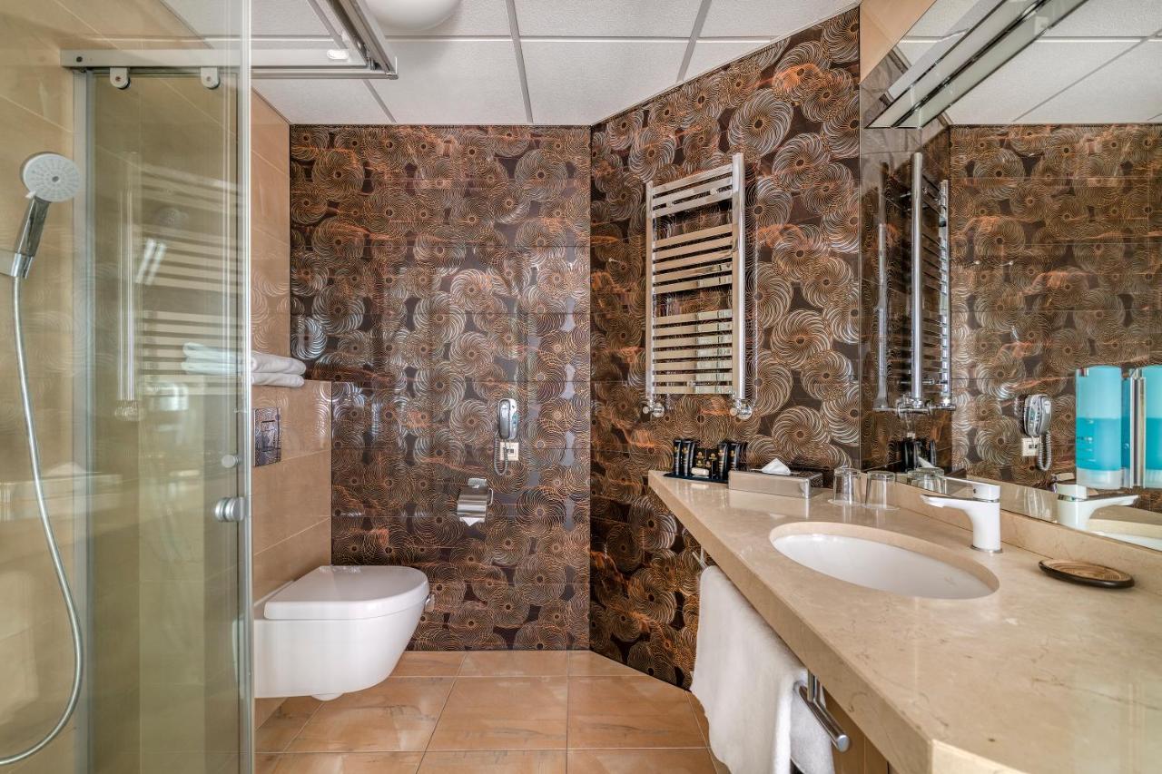 Odyssey Clubhotel Wellness & Spa Adults Only Kielce Eksteriør billede
